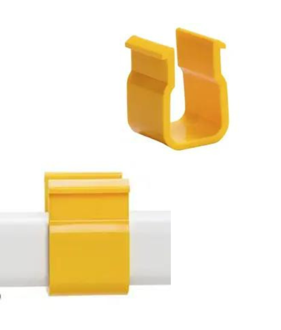 A clip for connecting a 22mm supply pipe with an aluminum profile